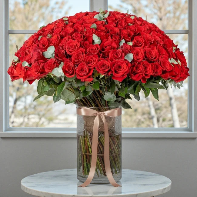 200 Red Roses Vase